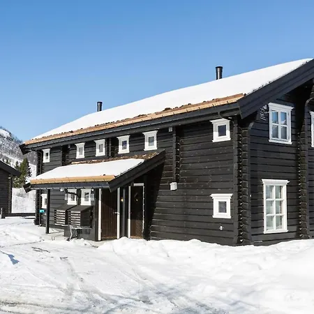 Fjellgrend 3 Bedrooms - 68a * Странда